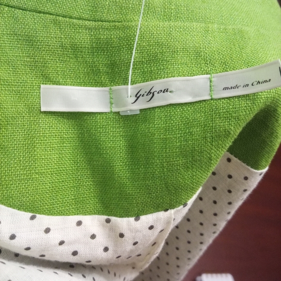 Gibson Green Blazer with Notched Lapels and Tailored Fit - Picture 2 of 2